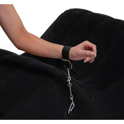 Ilmatäytteinen seksipenkki