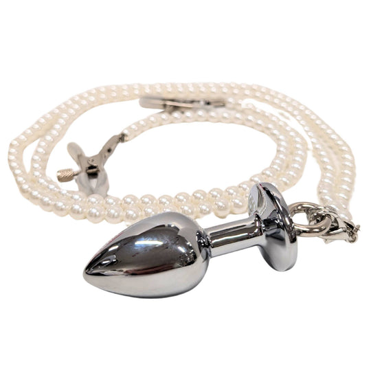 Korumainen anaalitappi ja nänninipistimet